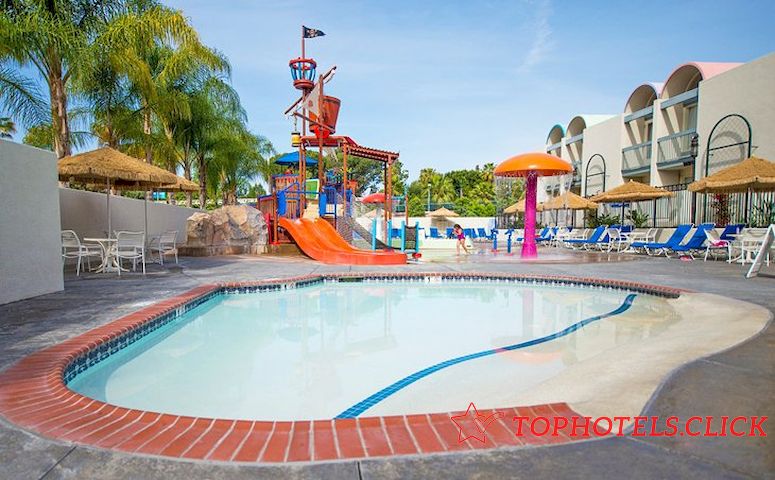 Fuente de la foto: Howard Johnson by Wyndham Anaheim Hotel and Water Playground