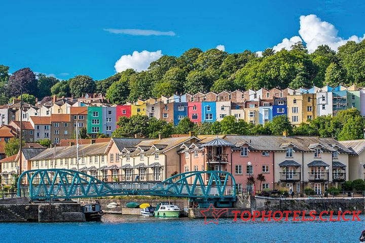 Casas coloreadas en la zona de Harbourside de Bristol