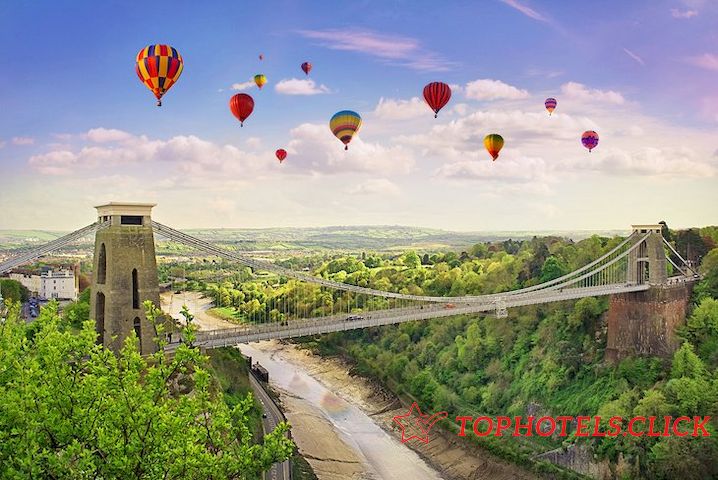 Bristol International Balloon Fiesta sobre el puente colgante de Clifton